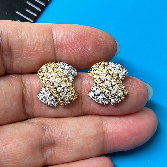 🖤14K gold post “X” design earrings - Picture 3 of 17